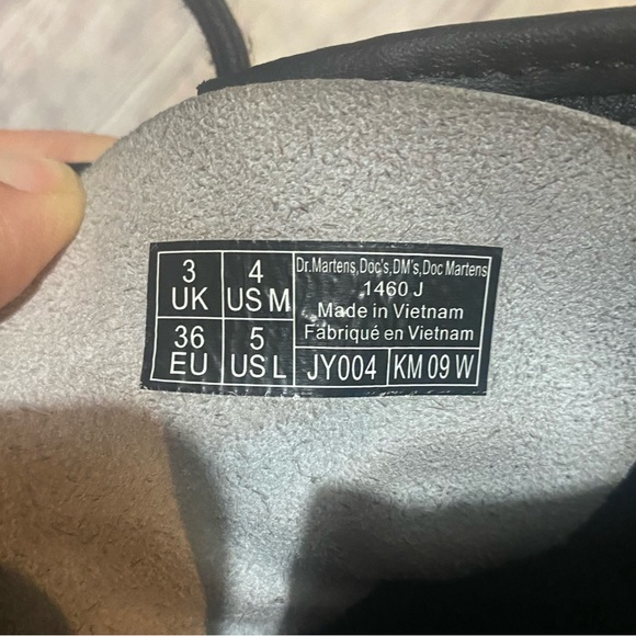 Dr. Martens Boots Youth 4 Combat Ankle Bootie White Faux Leather Lace Up Casual - Picture 3 of 6